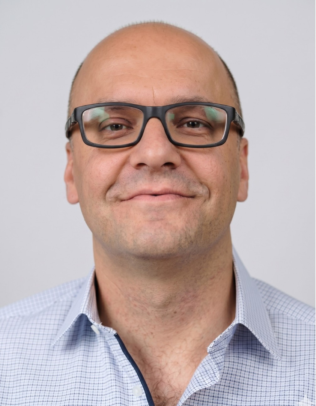 Dr. Murat Kirca